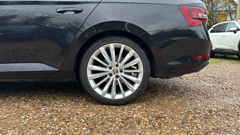 Skoda Superb 2.0 TDI CR 190 Laurin + Klement 4X4 5dr DSG [7 Sp] Diesel Estate